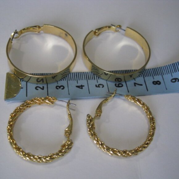 Lot of 3 Gold Tone Hoop Pierced Earrings - Picture 7 of 12